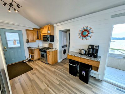 Whitmore Lake lakefront rental house with private beach, Michigan - view 13