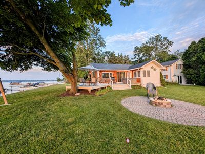 Whitmore Lake Lakefront House with Guest House photo 2